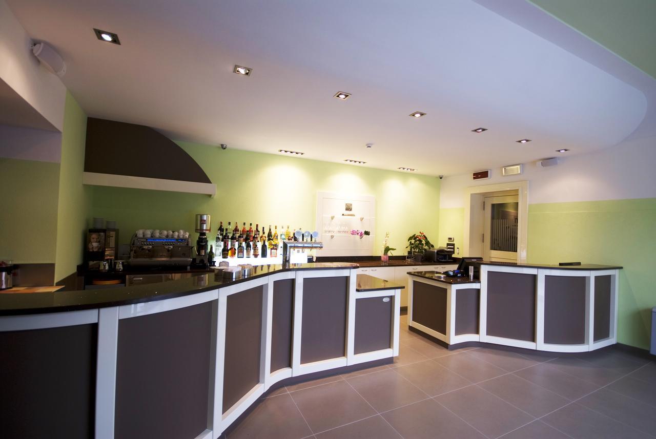 Hotel Lauro Граведона Екстериор снимка